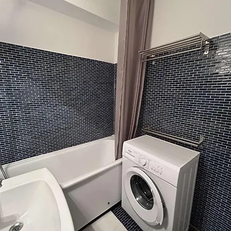 Climatisé à Port Camargue - 4 Couchages, Terrasse, Piscine, Parking, Proche - Fr-1-250-9