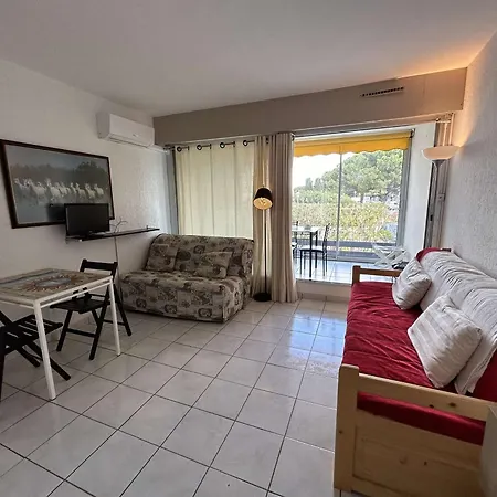 Studio Climatise A Port Camargue - 4 Couchages, Terrasse, Piscine, Parking, Proche Plage - Fr-1-250-9 Le Grau-du-Roi