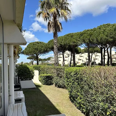 Studio Climatise A Port Camargue - 4 Couchages, Terrasse, Piscine, Parking, Proche Plage - Fr-1-250-9 * Le Grau-du-Roi